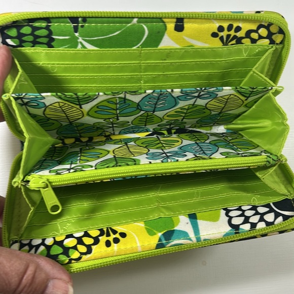 Vera Bradley iPad tablet case and zip around wallet. - Picture 10 of 10